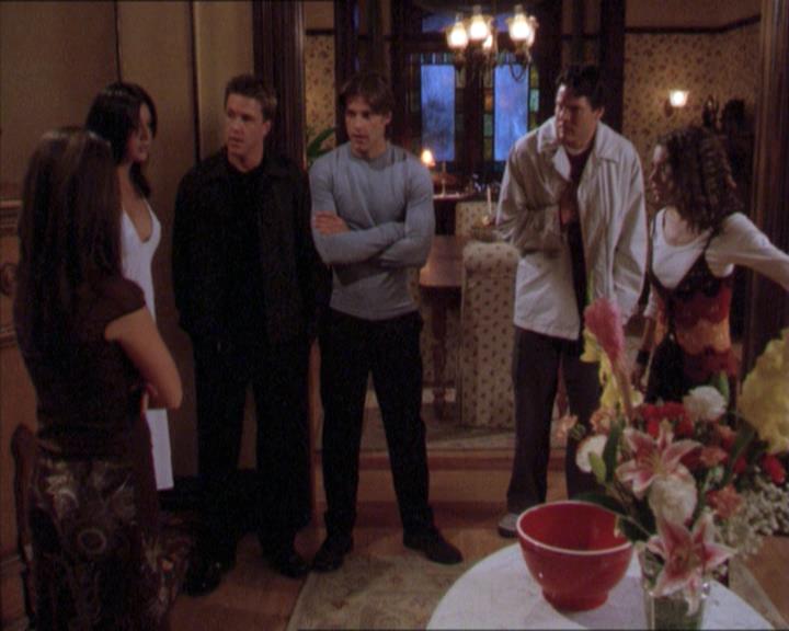 Charmed-Online-dot-210HeartbreakCity1998.jpg Charmed-Online-dot-210HeartbreakCity1998.jpg