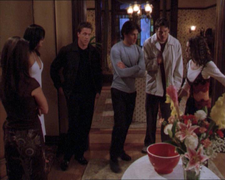 Charmed-Online-dot-210HeartbreakCity1999.jpg Charmed-Online-dot-210HeartbreakCity1999.jpg