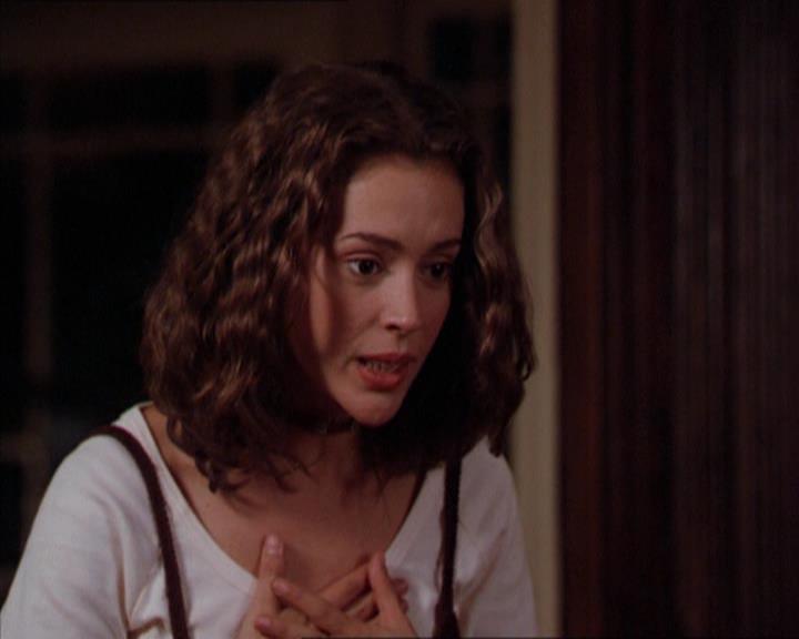 Charmed-Online-dot-210HeartbreakCity2029.jpg Charmed-Online-dot-210HeartbreakCity2029.jpg