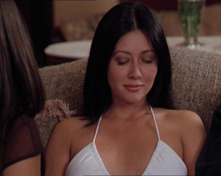 Charmed-Online-dot-210HeartbreakCity2054.jpg Charmed-Online-dot-210HeartbreakCity2054.jpg