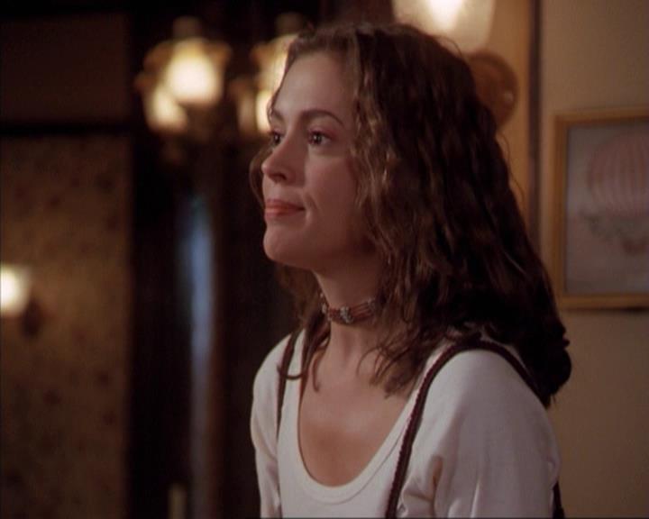 Charmed-Online-dot-210HeartbreakCity2124.jpg Charmed-Online-dot-210HeartbreakCity2124.jpg