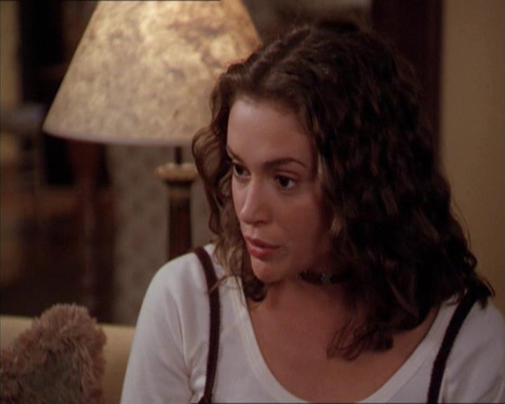 Charmed-Online-dot-210HeartbreakCity2136.jpg Charmed-Online-dot-210HeartbreakCity2136.jpg