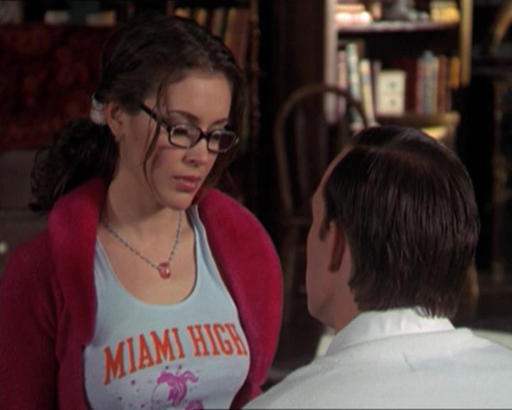 Charmed-Online-dot-218ChickFlick1140.jpg Charmed-Online-dot-218ChickFlick1140.jpg
