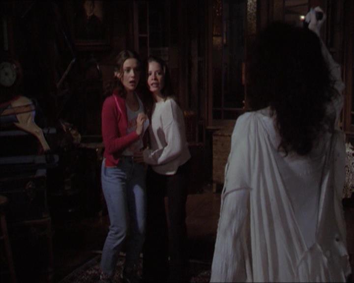 Charmed-Online-dot-218ChickFlick1699.jpg