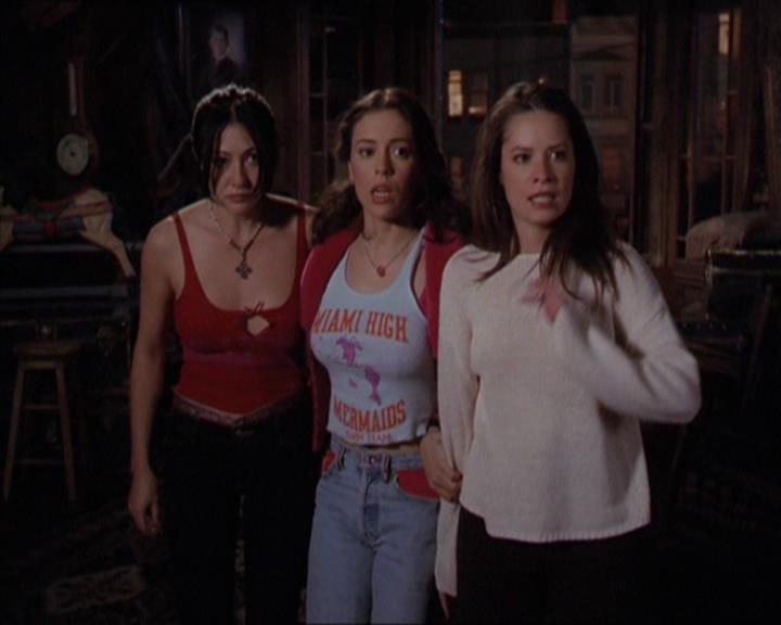 Charmed-Online-dot-218ChickFlick1733.jpg