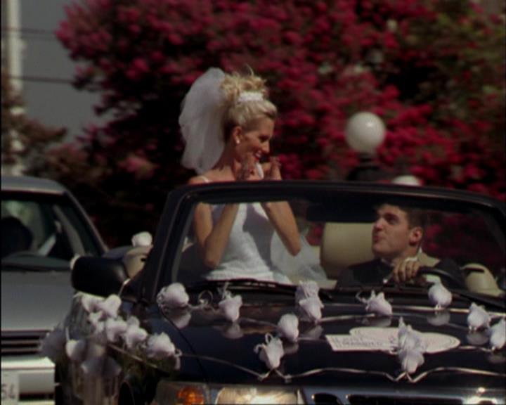 Charmed-Online_dot_net-3x02MagicHour0048.jpg Charmed-Online_dot_net-3x02MagicHour0048.jpg