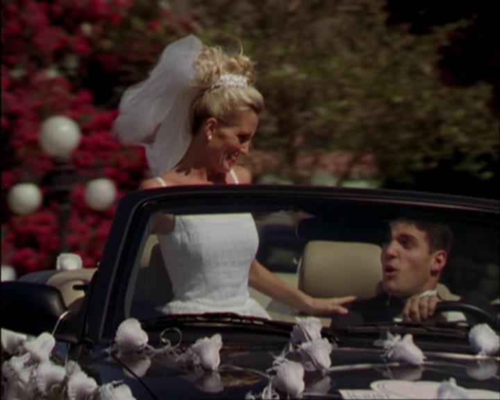 Charmed-Online_dot_net-3x02MagicHour0049.jpg Charmed-Online_dot_net-3x02MagicHour0049.jpg