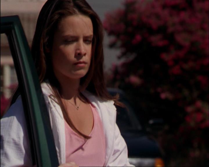 Charmed-Online_dot_net-3x02MagicHour0053.jpg