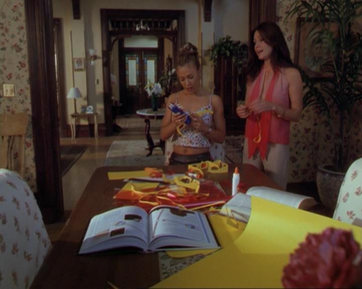 Charmed-Online_dot_net-3x02MagicHour0059.jpg