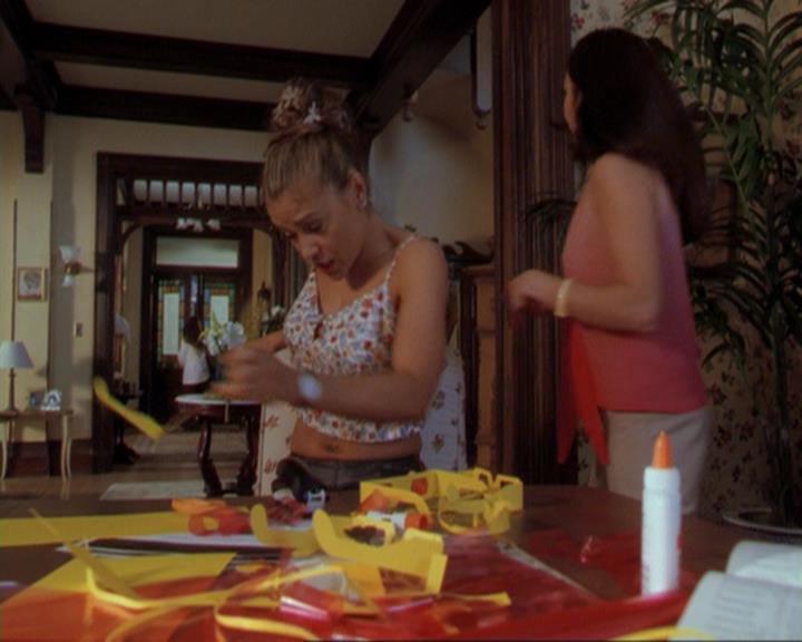 Charmed-Online_dot_net-3x02MagicHour0078.jpg