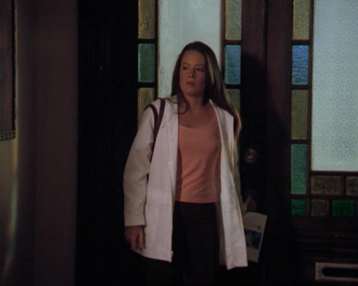 Charmed-Online_dot_net-3x02MagicHour0080.jpg