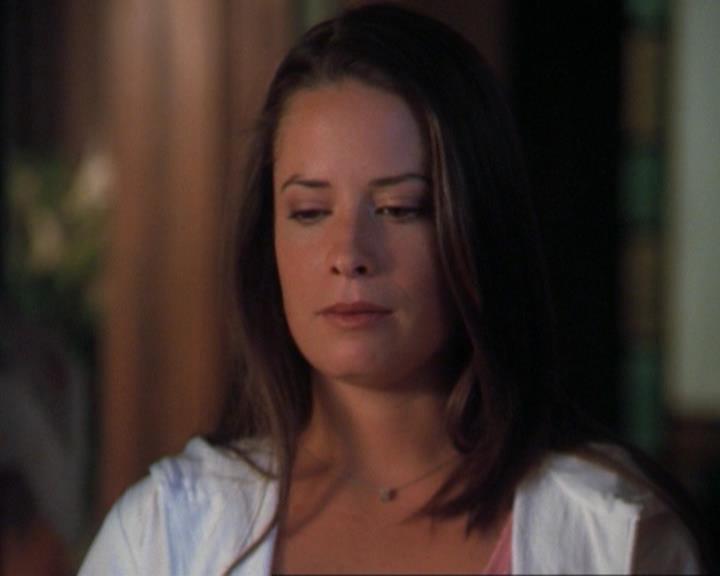 Charmed-Online_dot_net-3x02MagicHour0098.jpg
