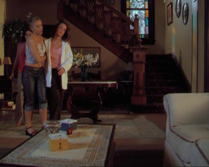 Charmed-Online_dot_net-3x02MagicHour0110.jpg