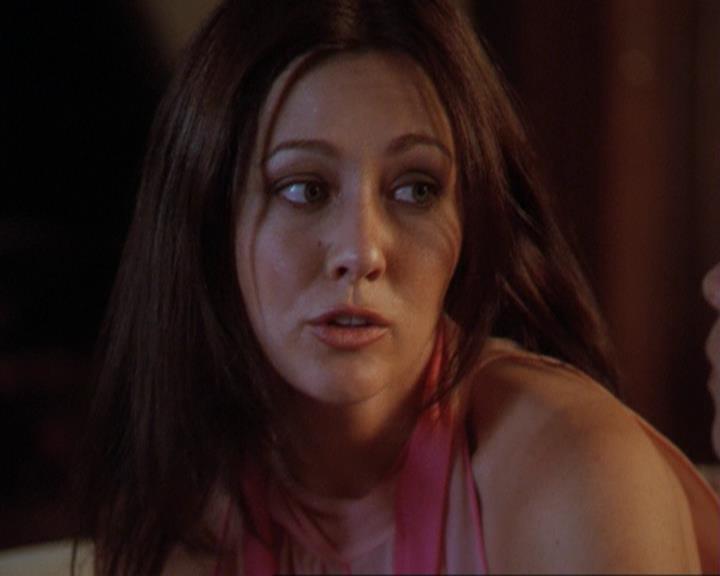 Charmed-Online_dot_net-3x02MagicHour0130.jpg