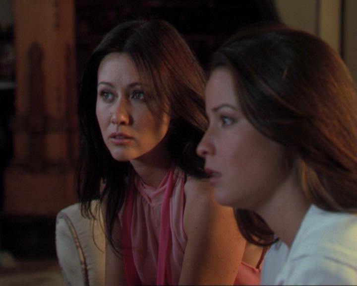 Charmed-Online_dot_net-3x02MagicHour0161.jpg Charmed-Online_dot_net-3x02MagicHour0161.jpg