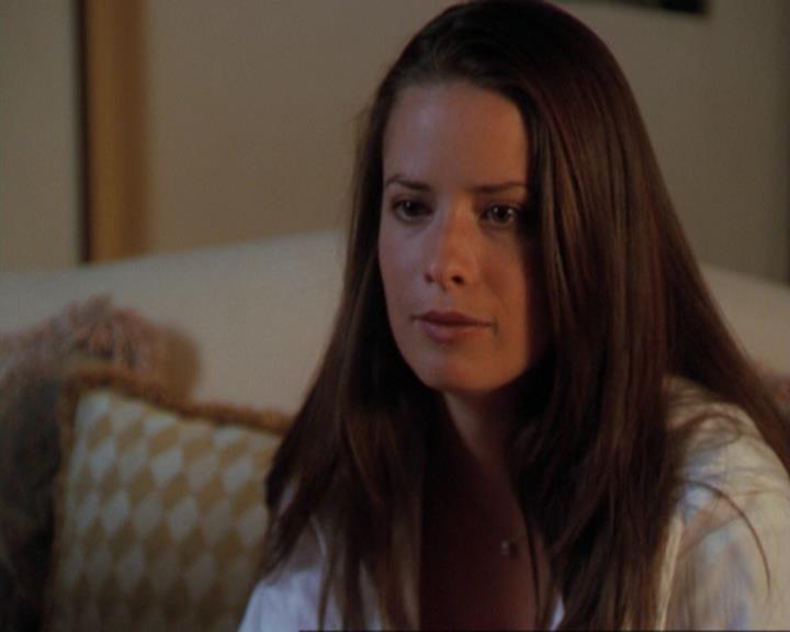 Charmed-Online_dot_net-3x02MagicHour0175.jpg
