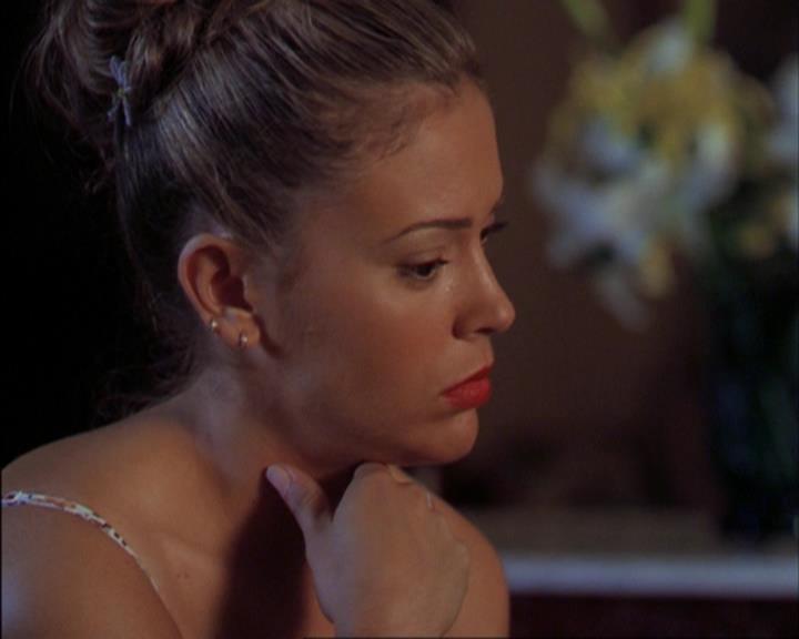 Charmed-Online_dot_net-3x02MagicHour0178.jpg Charmed-Online_dot_net-3x02MagicHour0178.jpg