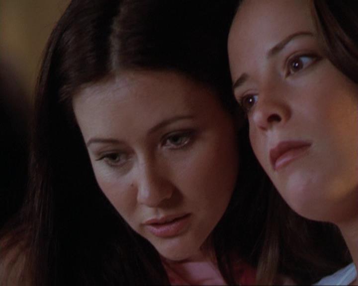 Charmed-Online_dot_net-3x02MagicHour0252.jpg Charmed-Online_dot_net-3x02MagicHour0252.jpg