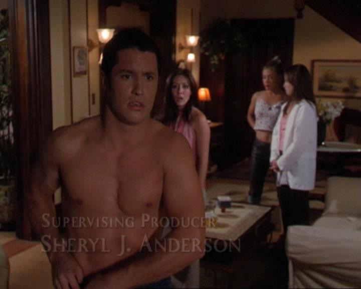 Charmed-Online_dot_net-3x02MagicHour0324.jpg Charmed-Online_dot_net-3x02MagicHour0324.jpg
