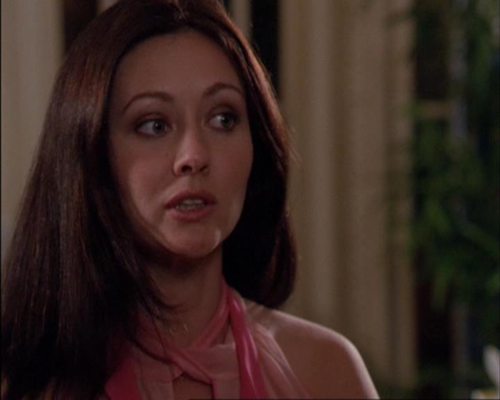 Charmed-Online_dot_net-3x02MagicHour0390.jpg