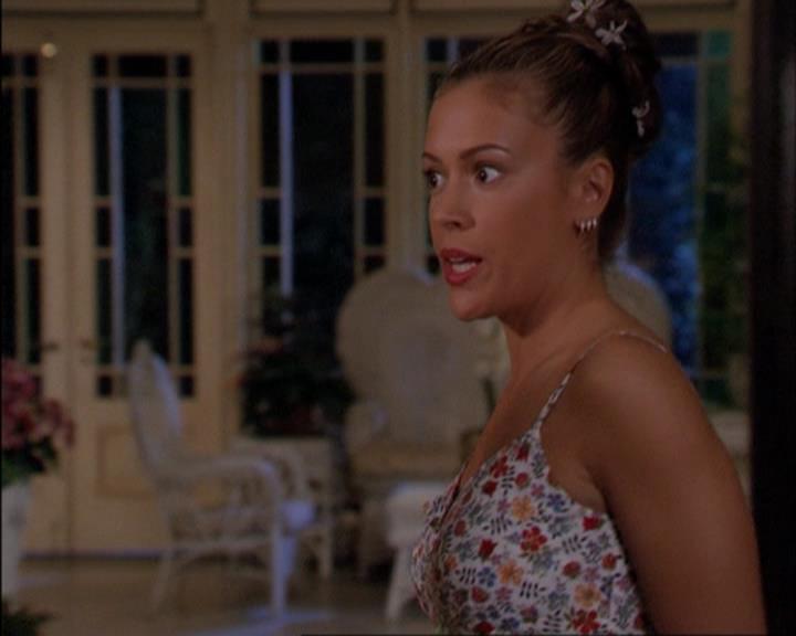 Charmed-Online_dot_net-3x02MagicHour0430.jpg Charmed-Online_dot_net-3x02MagicHour0430.jpg