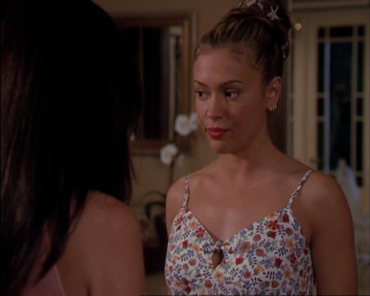 Charmed-Online_dot_net-3x02MagicHour0437.jpg Charmed-Online_dot_net-3x02MagicHour0437.jpg