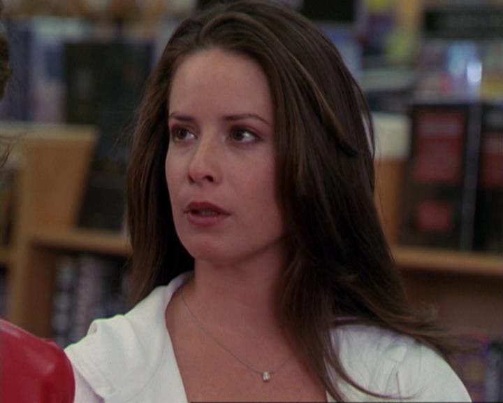 Charmed-Online_dot_net-3x02MagicHour0469.jpg Charmed-Online_dot_net-3x02MagicHour0469.jpg