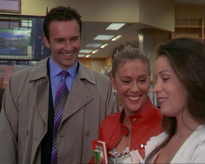 Charmed-Online_dot_net-3x02MagicHour0480.jpg Charmed-Online_dot_net-3x02MagicHour0480.jpg