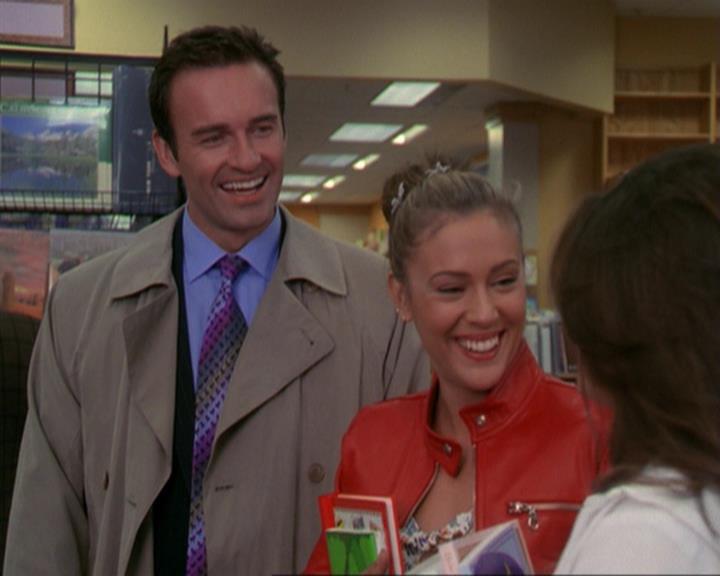 Charmed-Online_dot_net-3x02MagicHour0482.jpg Charmed-Online_dot_net-3x02MagicHour0482.jpg