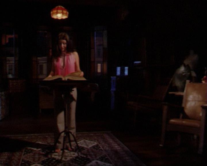 Charmed-Online_dot_net-3x02MagicHour0684.jpg