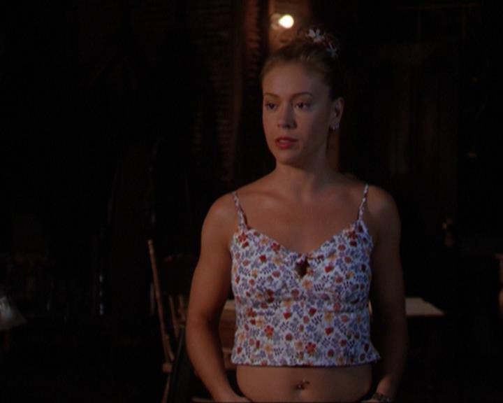 Charmed-Online_dot_net-3x02MagicHour0691.jpg