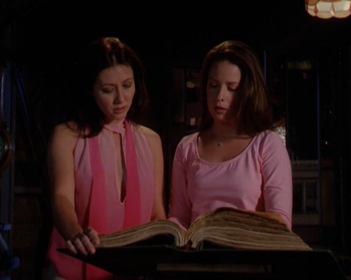 Charmed-Online_dot_net-3x02MagicHour0712.jpg
