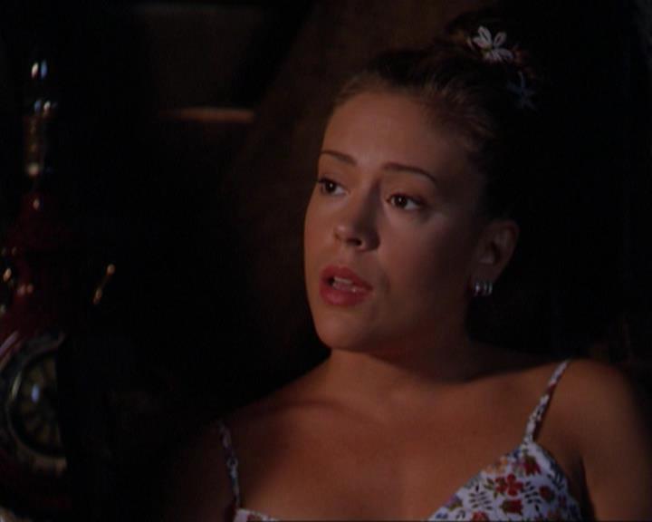 Charmed-Online_dot_net-3x02MagicHour0715.jpg