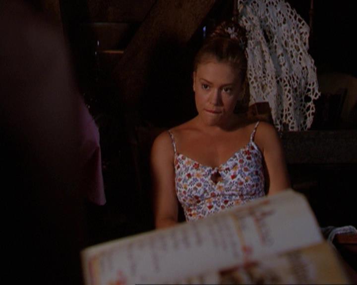 Charmed-Online_dot_net-3x02MagicHour0725.jpg