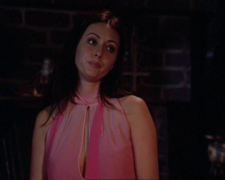 Charmed-Online_dot_net-3x02MagicHour0726.jpg