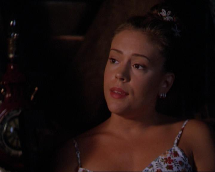 Charmed-Online_dot_net-3x02MagicHour0742.jpg