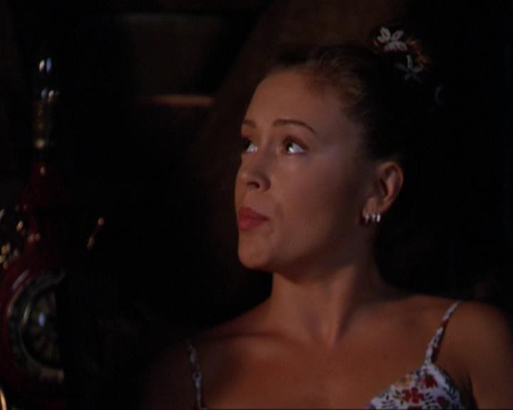 Charmed-Online_dot_net-3x02MagicHour0752.jpg Charmed-Online_dot_net-3x02MagicHour0752.jpg