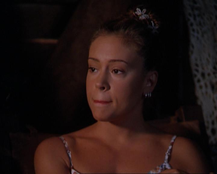 Charmed-Online_dot_net-3x02MagicHour0778.jpg Charmed-Online_dot_net-3x02MagicHour0778.jpg