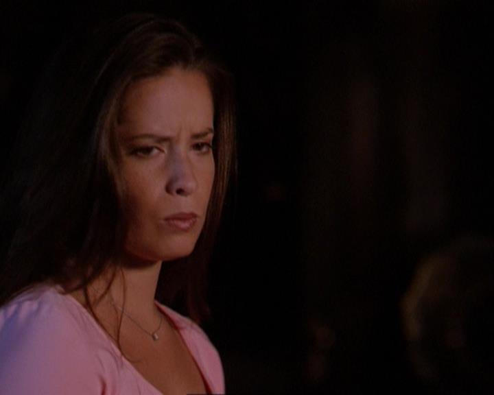 Charmed-Online_dot_net-3x02MagicHour0807.jpg Charmed-Online_dot_net-3x02MagicHour0807.jpg