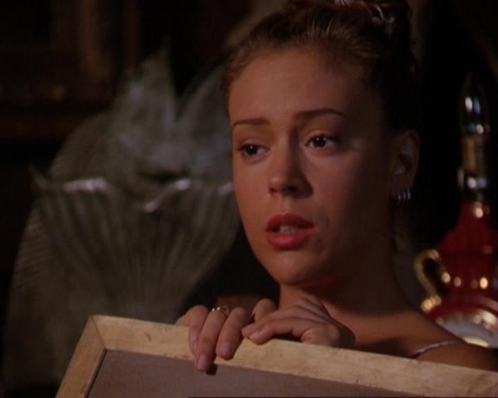Charmed-Online_dot_net-3x02MagicHour0817.jpg Charmed-Online_dot_net-3x02MagicHour0817.jpg