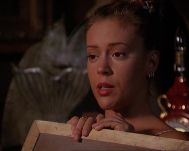 Charmed-Online_dot_net-3x02MagicHour0818.jpg
