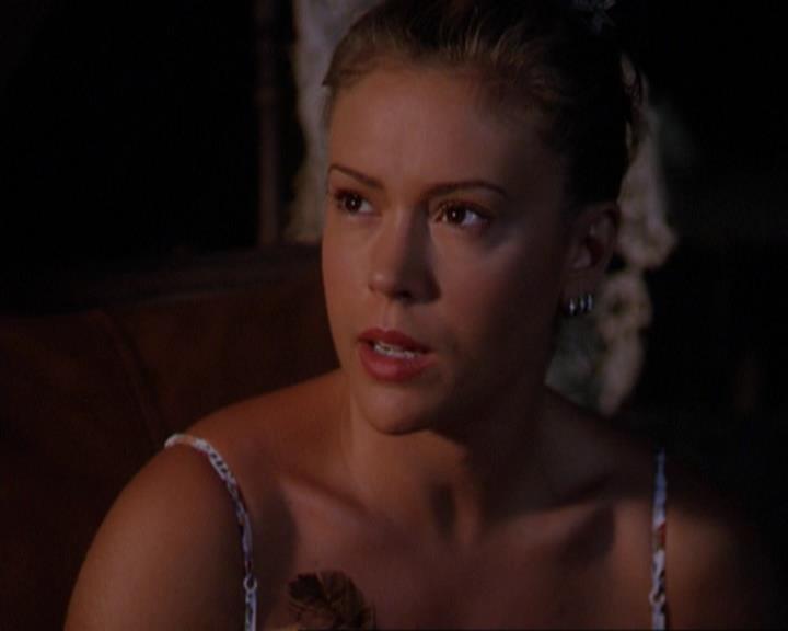 Charmed-Online_dot_net-3x02MagicHour0853.jpg