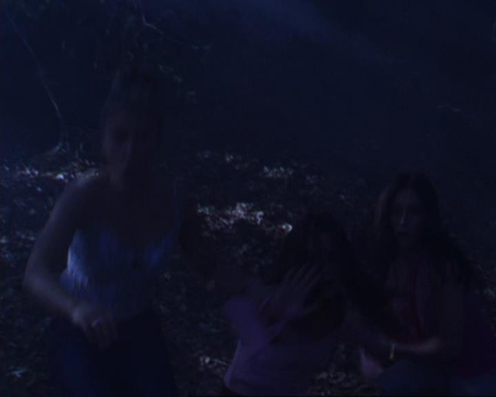 Charmed-Online_dot_net-3x02MagicHour0893.jpg