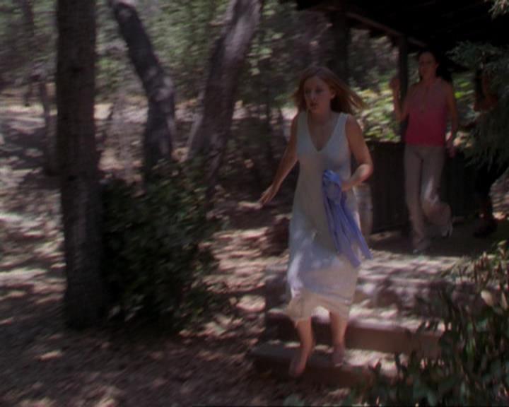 Charmed-Online_dot_net-3x02MagicHour0956.jpg Charmed-Online_dot_net-3x02MagicHour0956.jpg