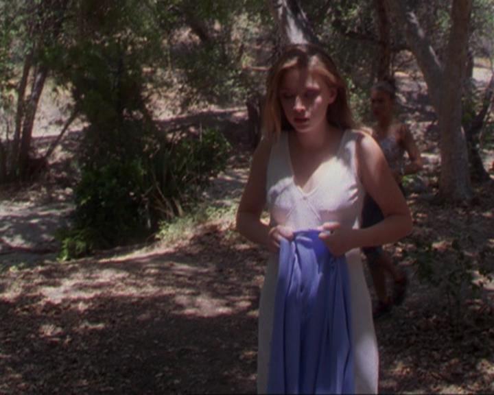 Charmed-Online_dot_net-3x02MagicHour0960.jpg