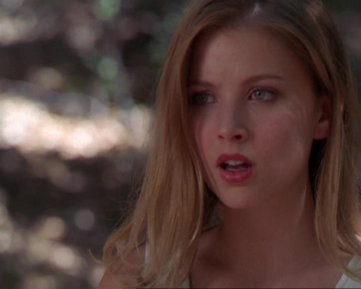 Charmed-Online_dot_net-3x02MagicHour0978.jpg