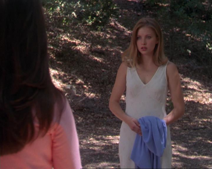 Charmed-Online_dot_net-3x02MagicHour0983.jpg Charmed-Online_dot_net-3x02MagicHour0983.jpg