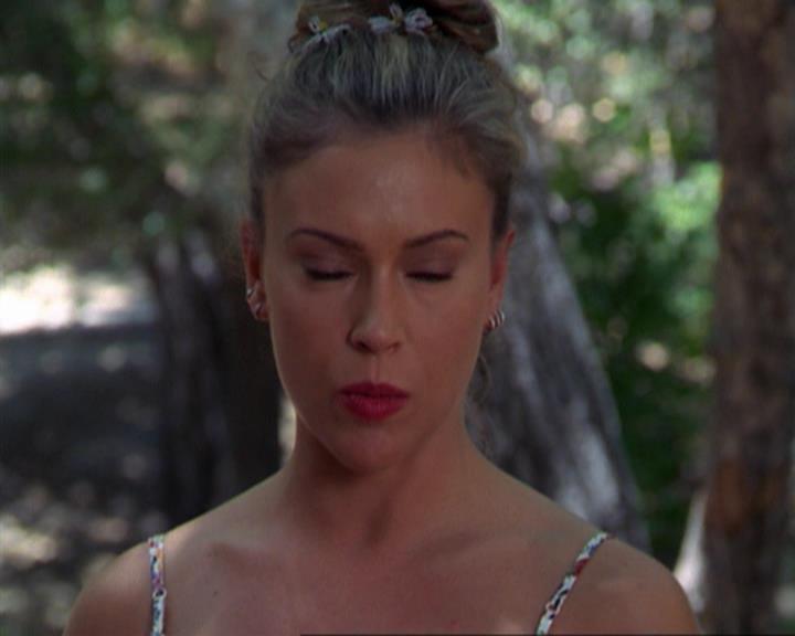 Charmed-Online_dot_net-3x02MagicHour0992.jpg