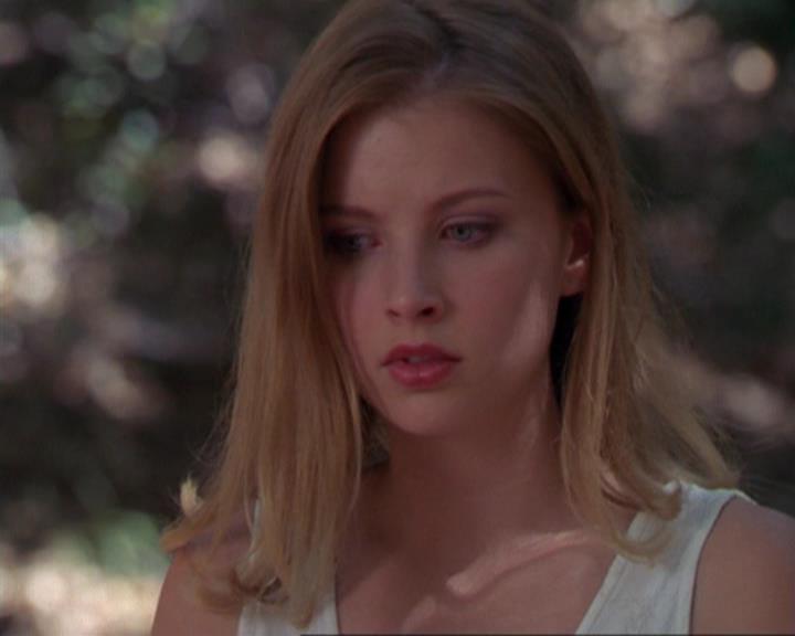 Charmed-Online_dot_net-3x02MagicHour0993.jpg