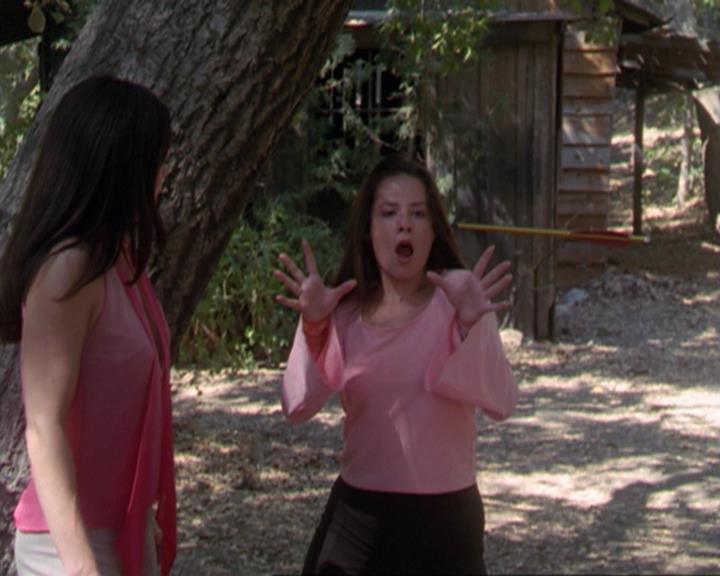 Charmed-Online_dot_net-3x02MagicHour1027.jpg